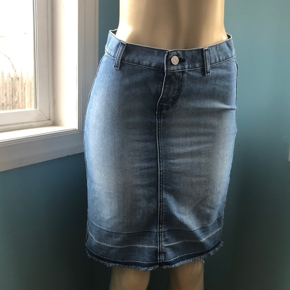 🧿 Calvin Klein Distressed Hem Denim Skirt (Juniors) - Picture 1 of 5